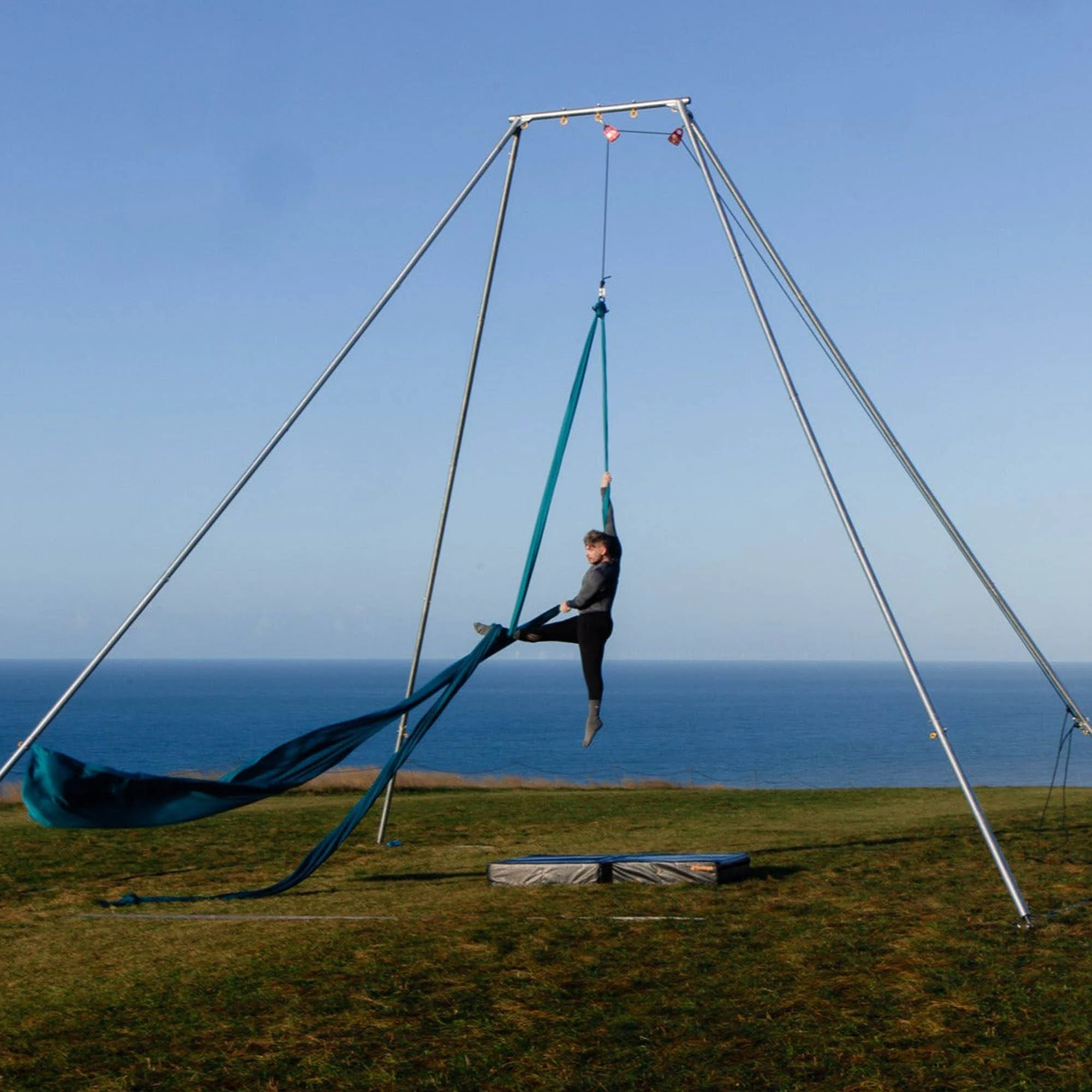 Firetoys Freestanding Extra Large Outdoor Aerial Rig - 6.5m - BigRig XL - Image 12